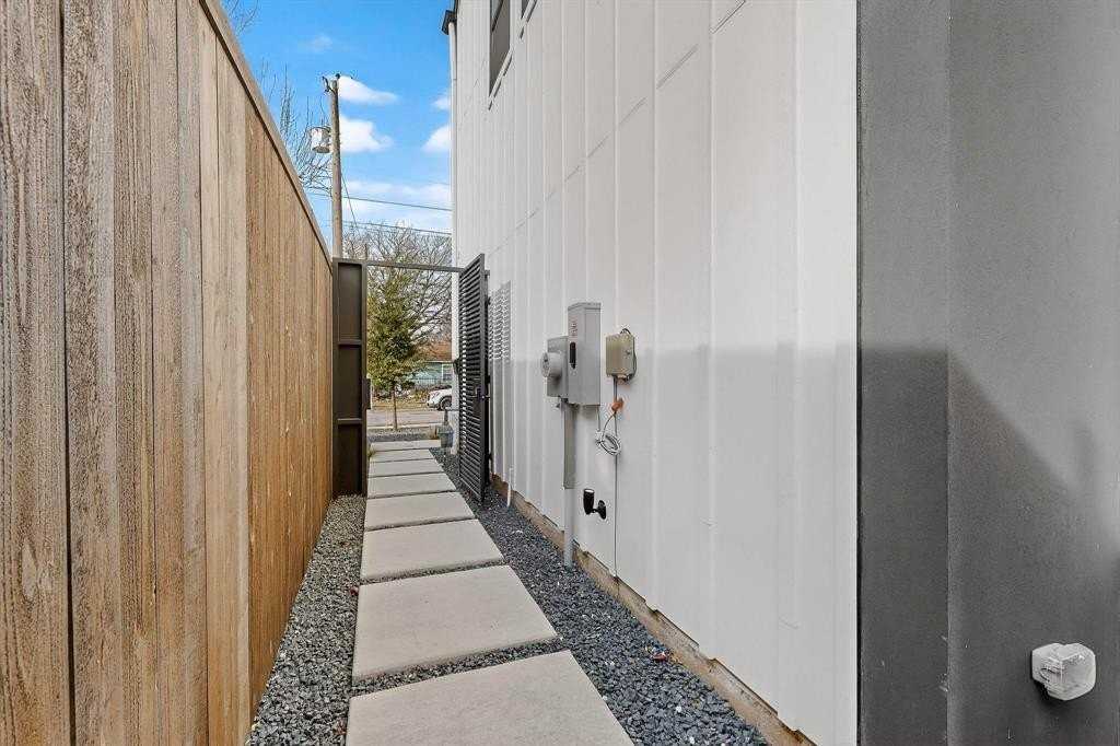 5308 Terry St - Photo 3 of 39