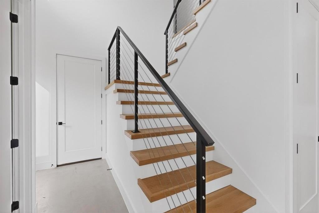 5308 Terry St - Photo 5 of 39