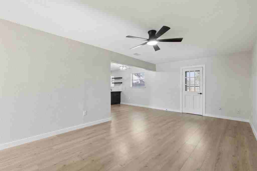 507 Pearl St - Photo 4 of 25