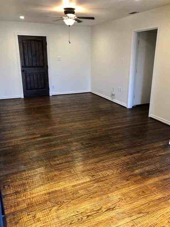 1425 Marion Dr - Photo 2 of 12