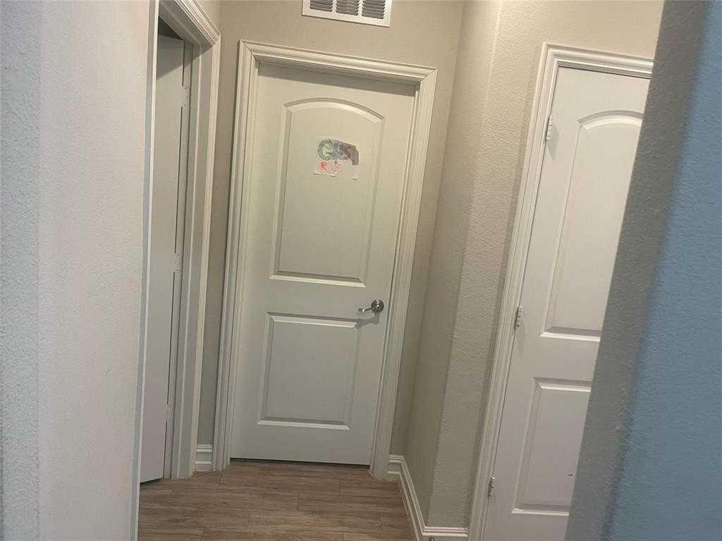 1524 Millican Ln - Photo 4 of 28