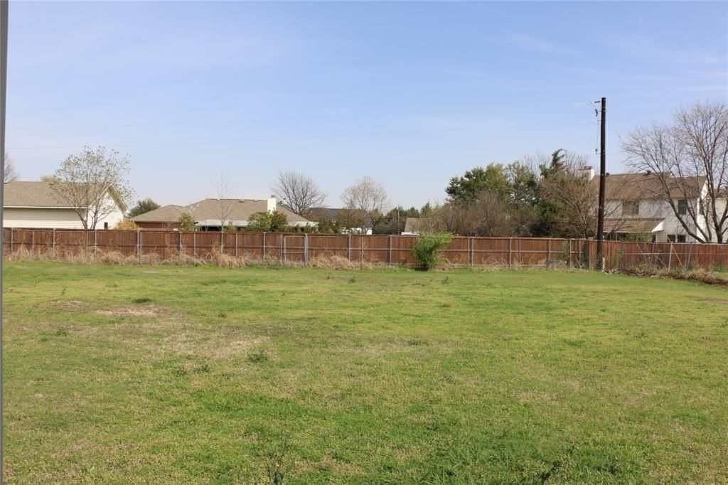 9513 Western Trl - Photo 3 of 21