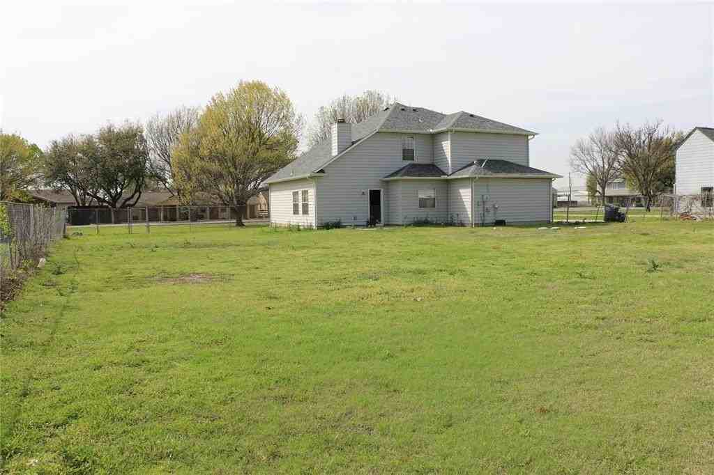 9513 Western Trl - Photo 4 of 21