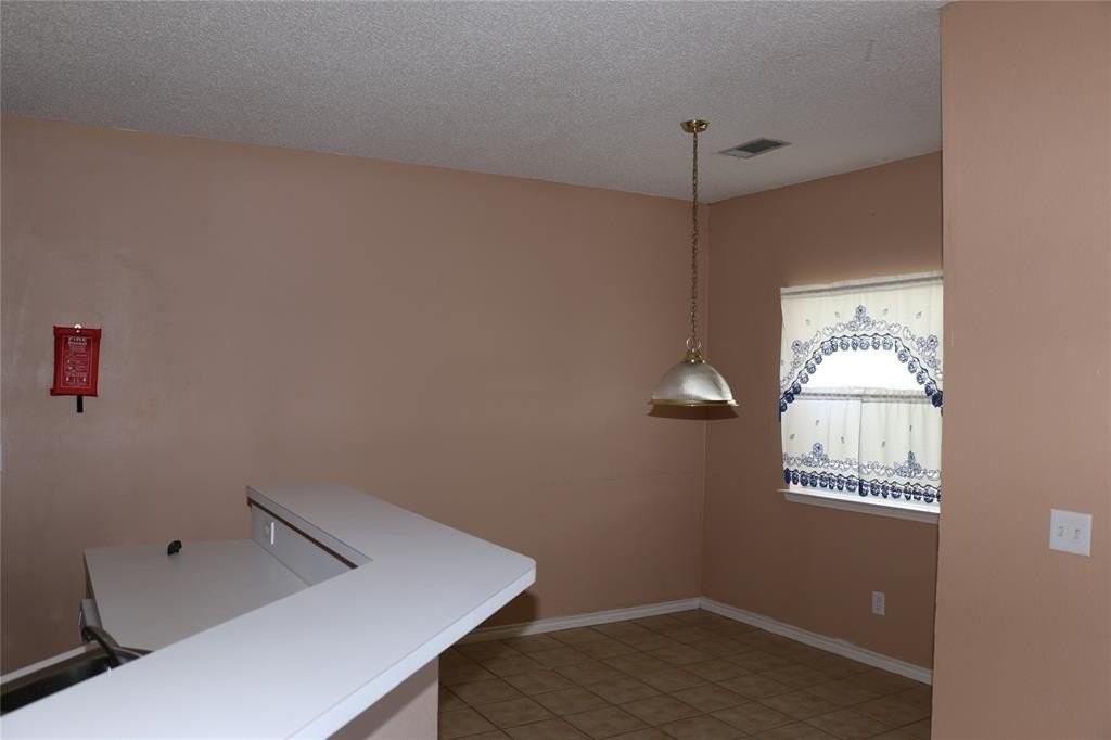 9513 Western Trl - Photo 6 of 21