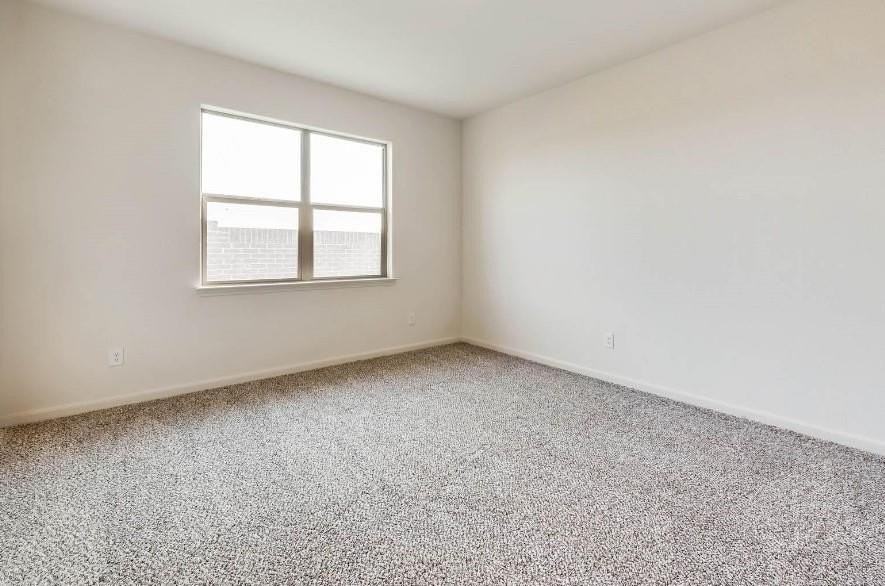 2102 Pondera St - Photo 4 of 15