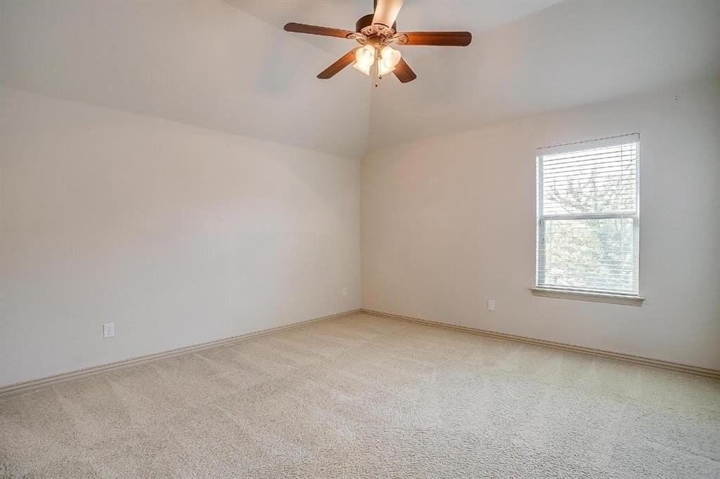 398 Spyglass Dr - Photo 7 of 15