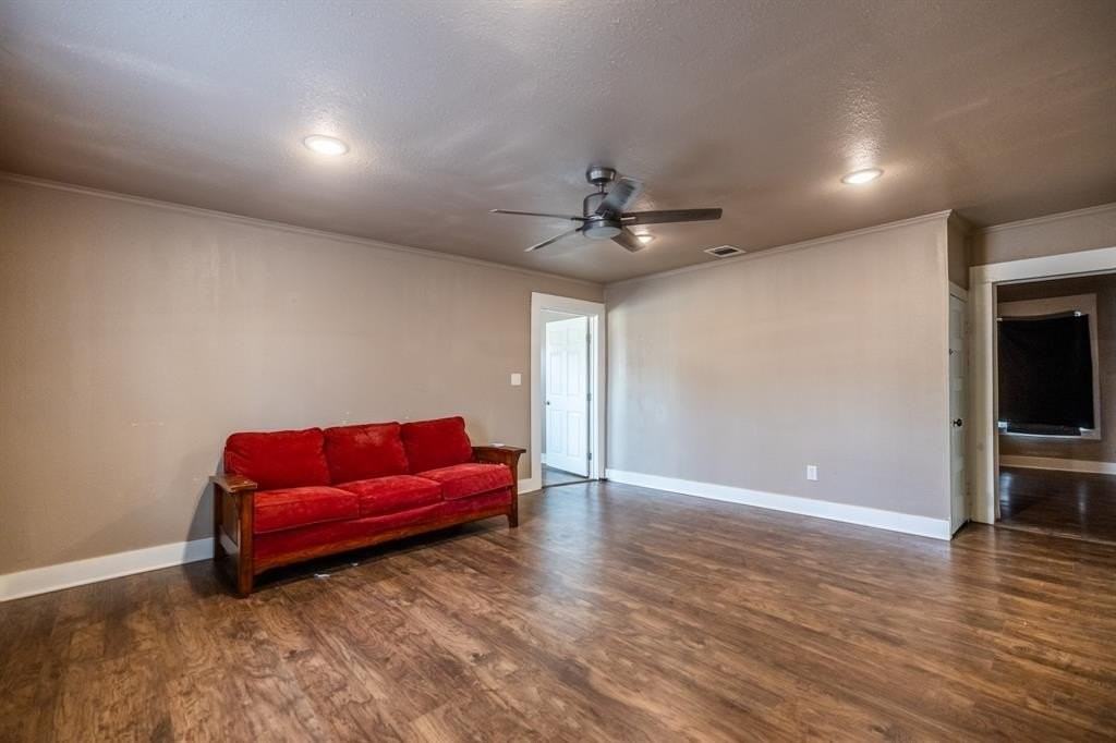 203 W Purdom Ave - Photo 7 of 21