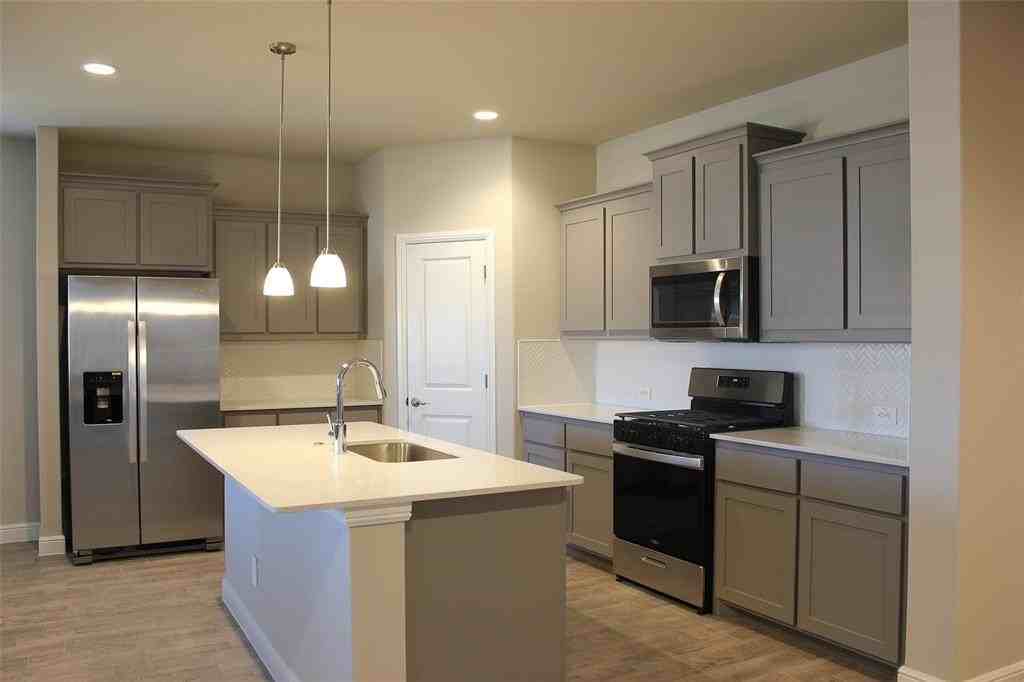 16028 Bronte Ln - Photo 6 of 25