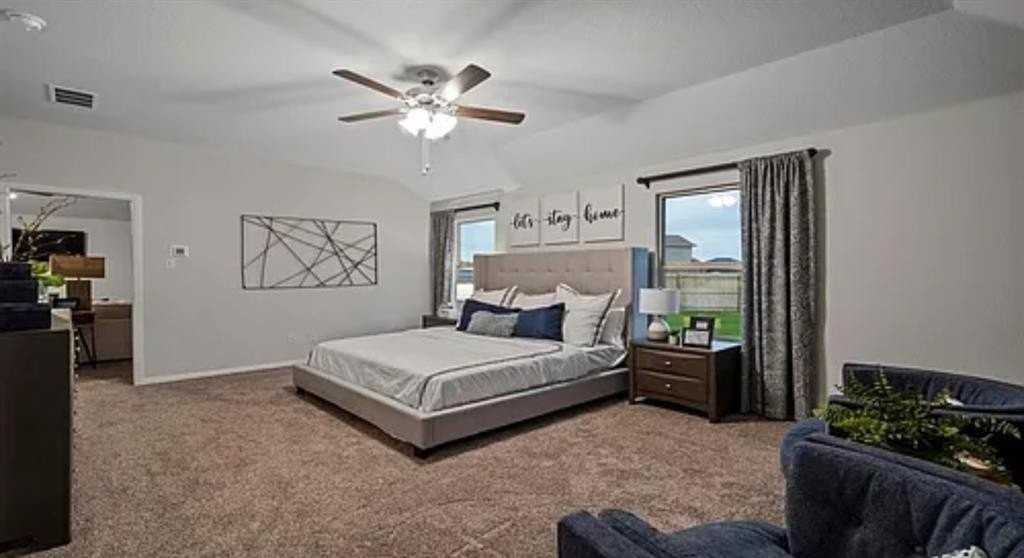 829 Loomis Trl - Photo 3 of 15