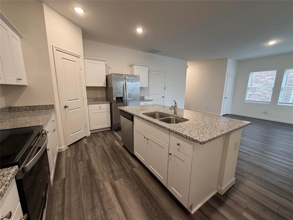 609 Delaware Ave - Photo 4 of 23