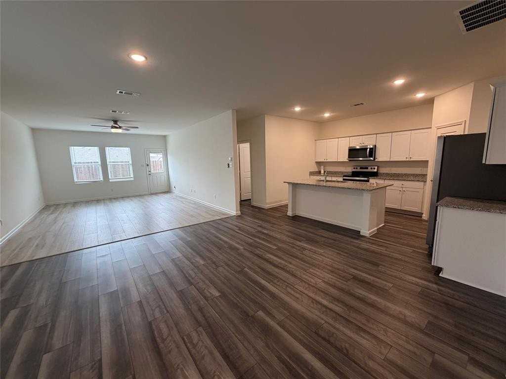 609 Delaware Ave - Photo 6 of 23