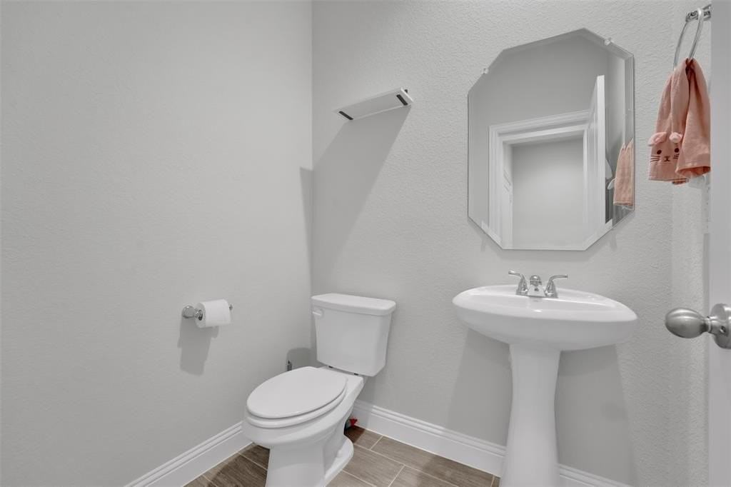 603 Sandiford Ct - Photo 4 of 25