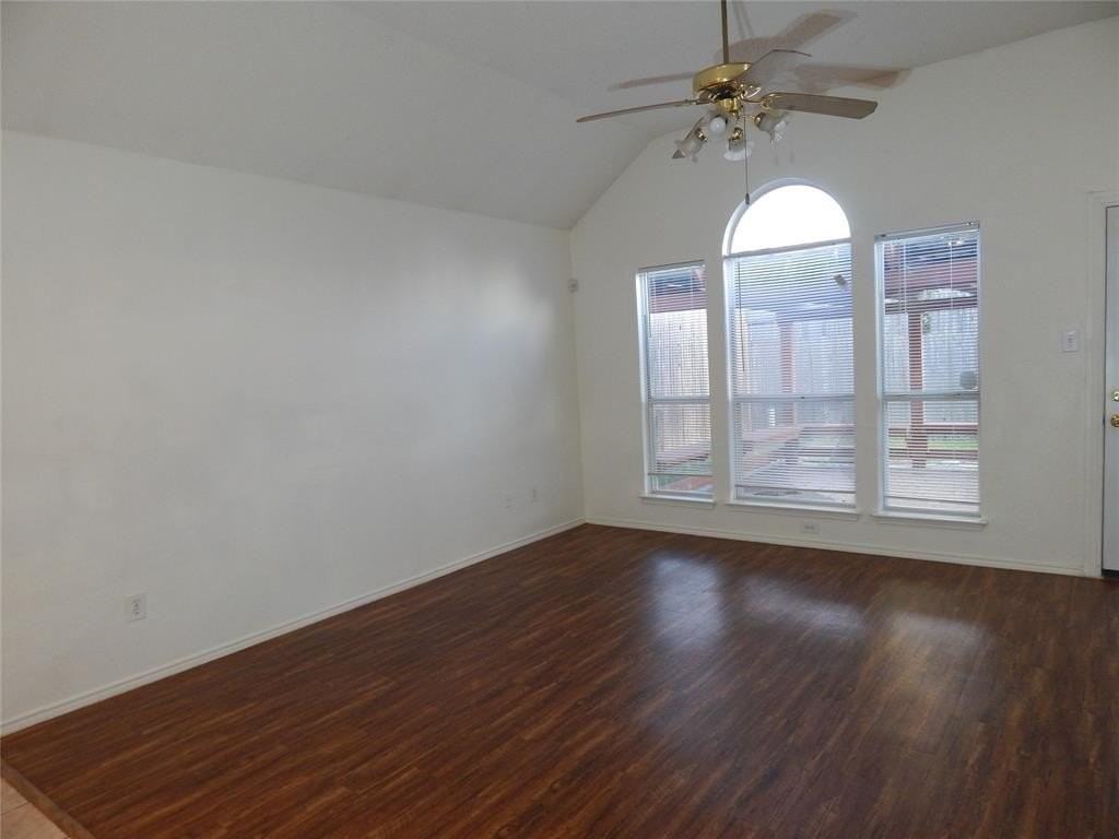 804 Sansome Dr - Photo 4 of 16