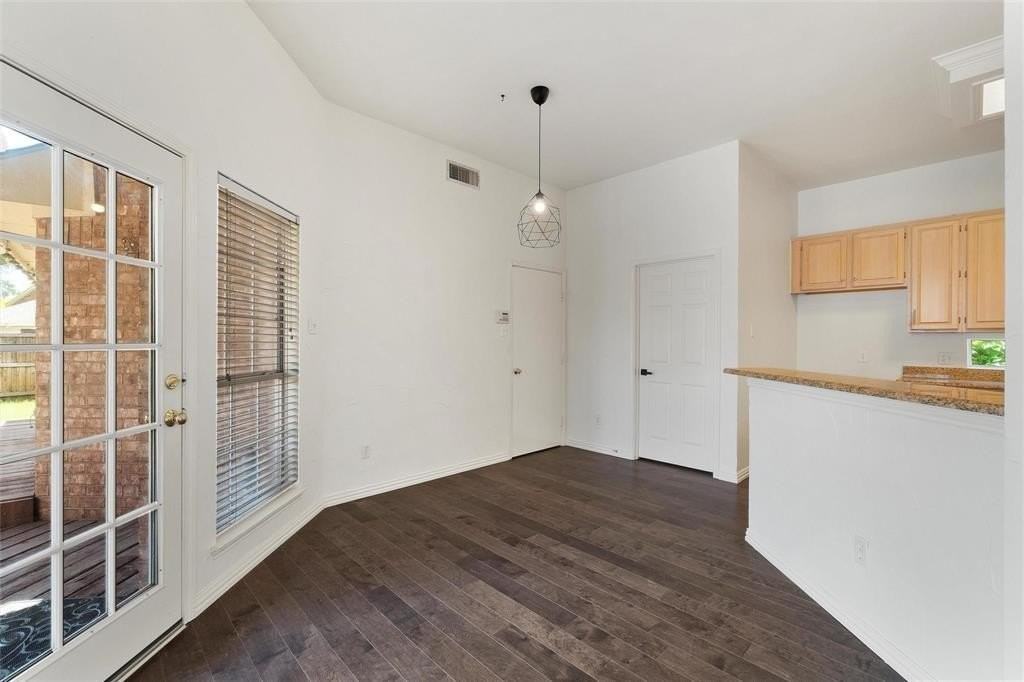 1203 Cordova Dr - Photo 7 of 27