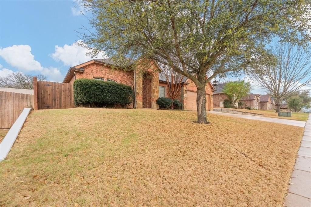 400 Hidden Lake Ct - Photo 2 of 40