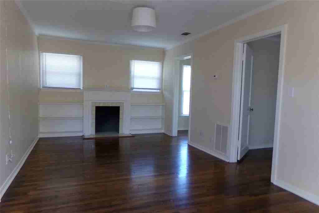 2007 Tremont Ave #C - Photo 4 of 14