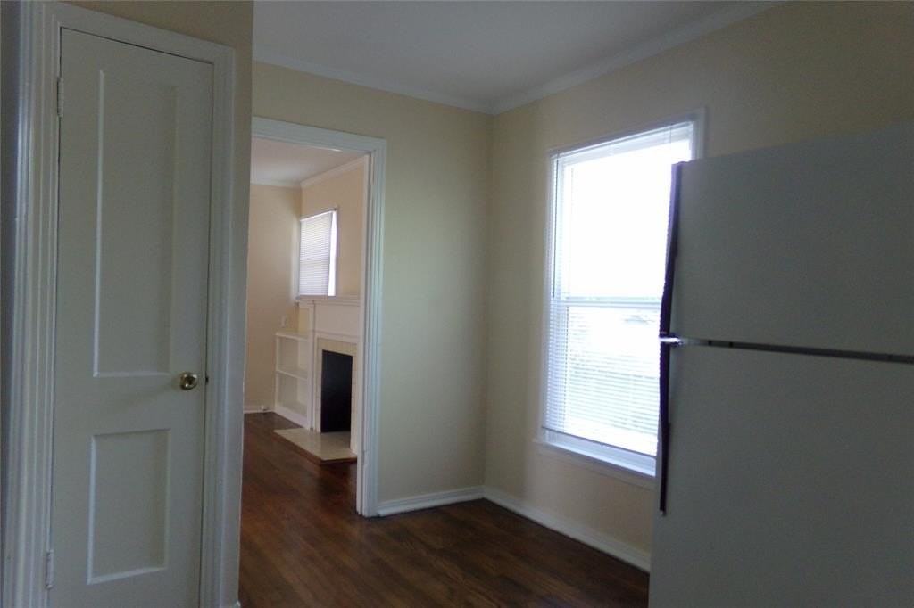 2007 Tremont Ave #C - Photo 7 of 14