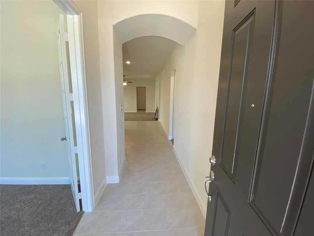 5513 Acoma Ln - Photo 2 of 18