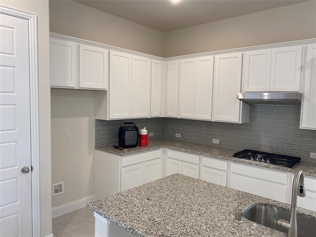 5513 Acoma Ln - Photo 3 of 18