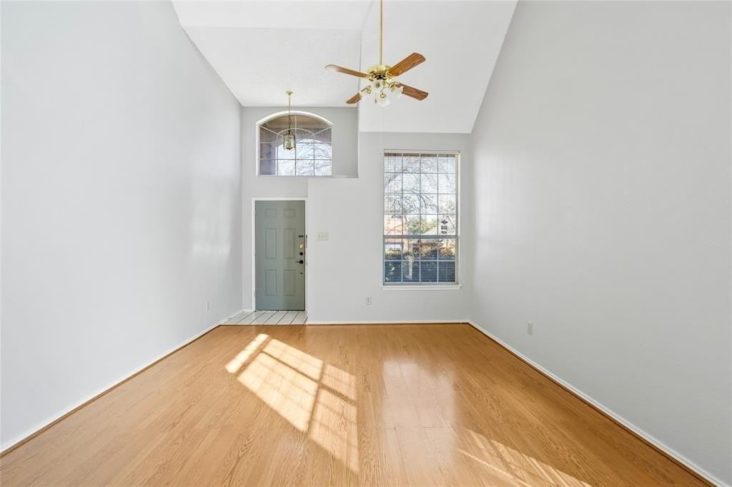 1112 Canoe Ln - Photo 3 of 25