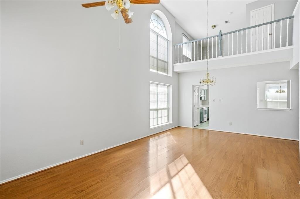 1112 Canoe Ln - Photo 4 of 25