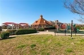 1212 Amazon Dr - Photo 3 of 12