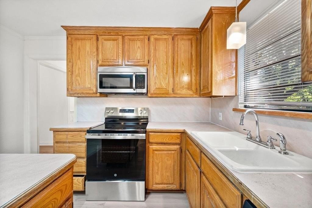 344 Bedford Ct E - Photo 7 of 31