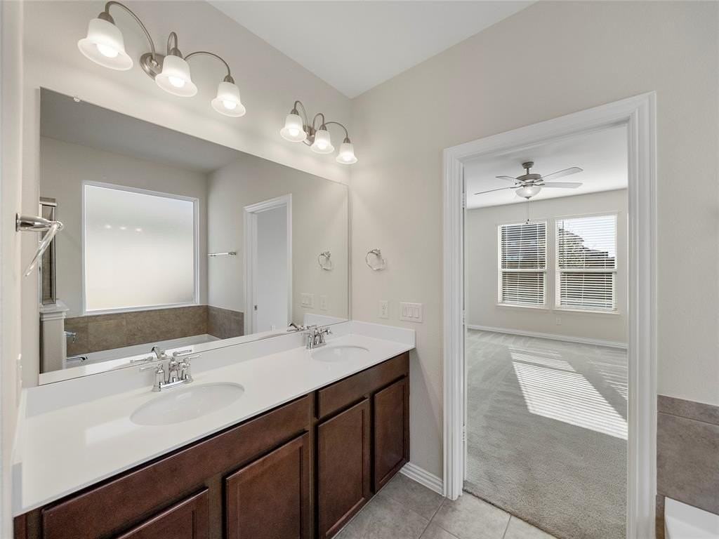 1260 Sharp St - Photo 4 of 35