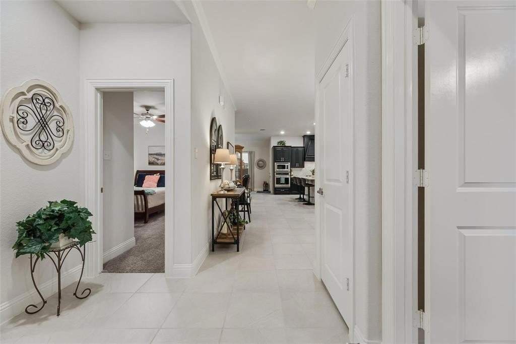 1313 Benavites Dr - Photo 6 of 25