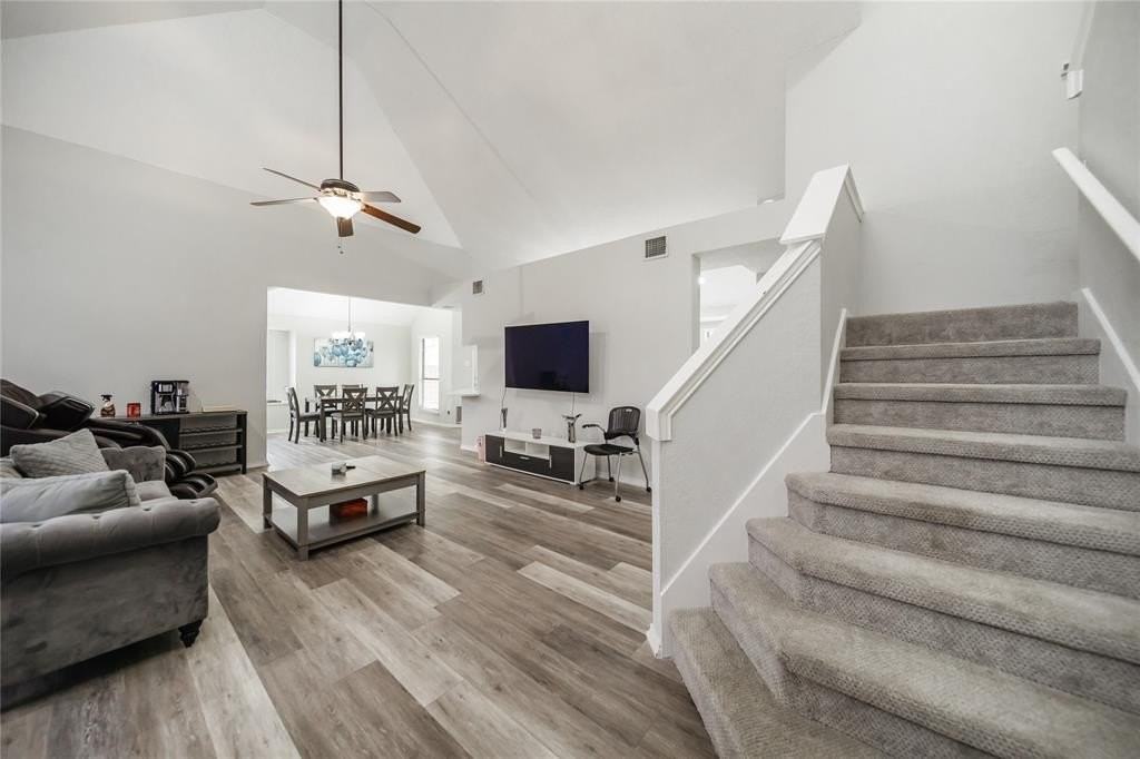 801 Fawn Valley Dr - Photo 3 of 39