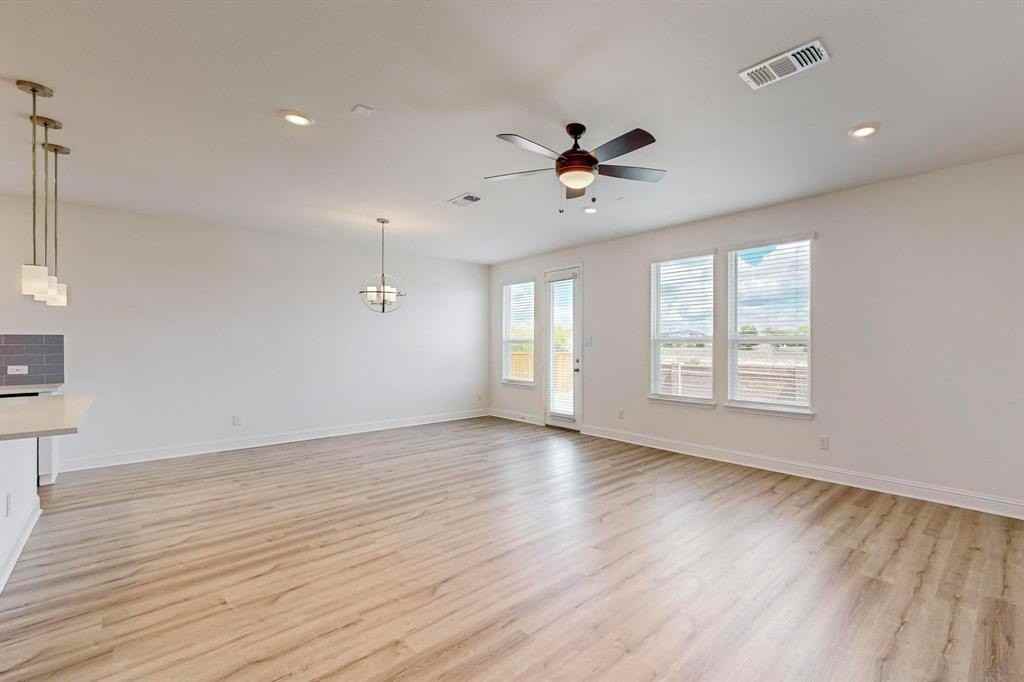 353 Princewood Dr - Photo 6 of 30