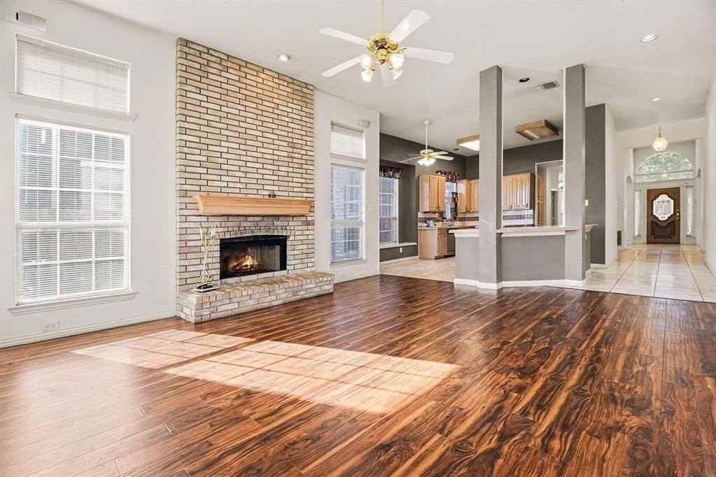 1005 Creek Bnd - Photo 5 of 30