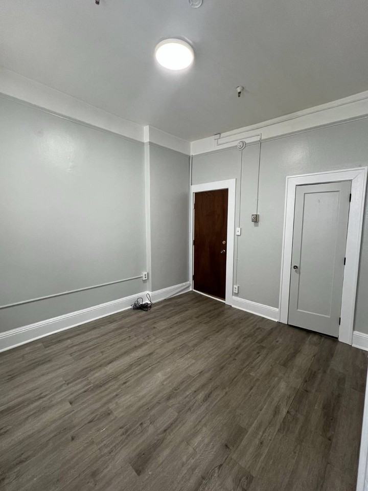 132 Jay St #1 - Photo 5 of 6