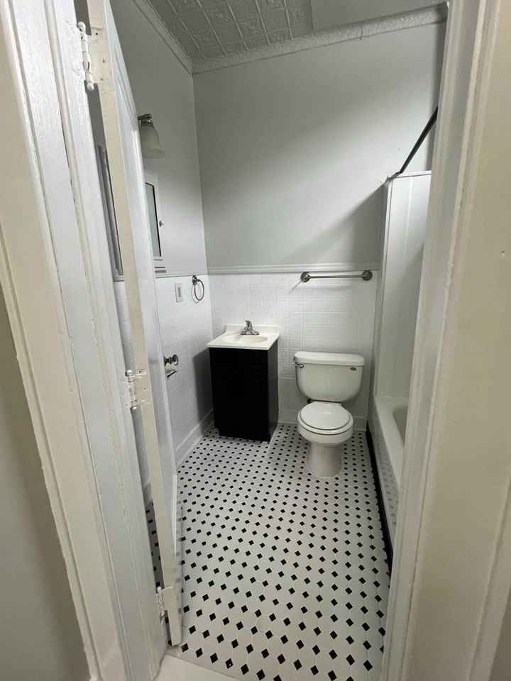 132 Jay St #1 - Photo 6 of 6