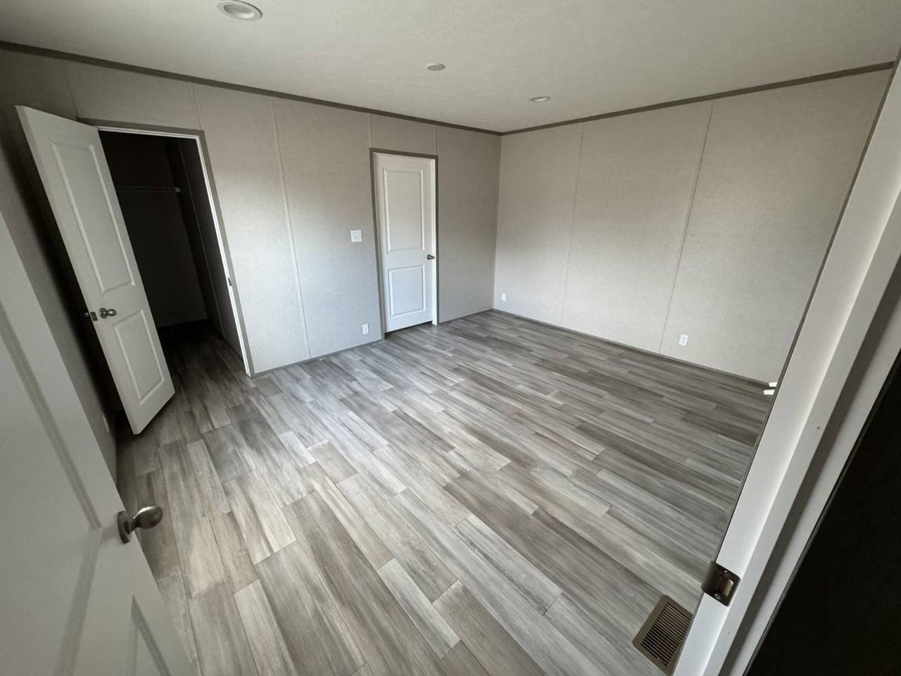 22 Whitlock Park Dr - Photo 5 of 10