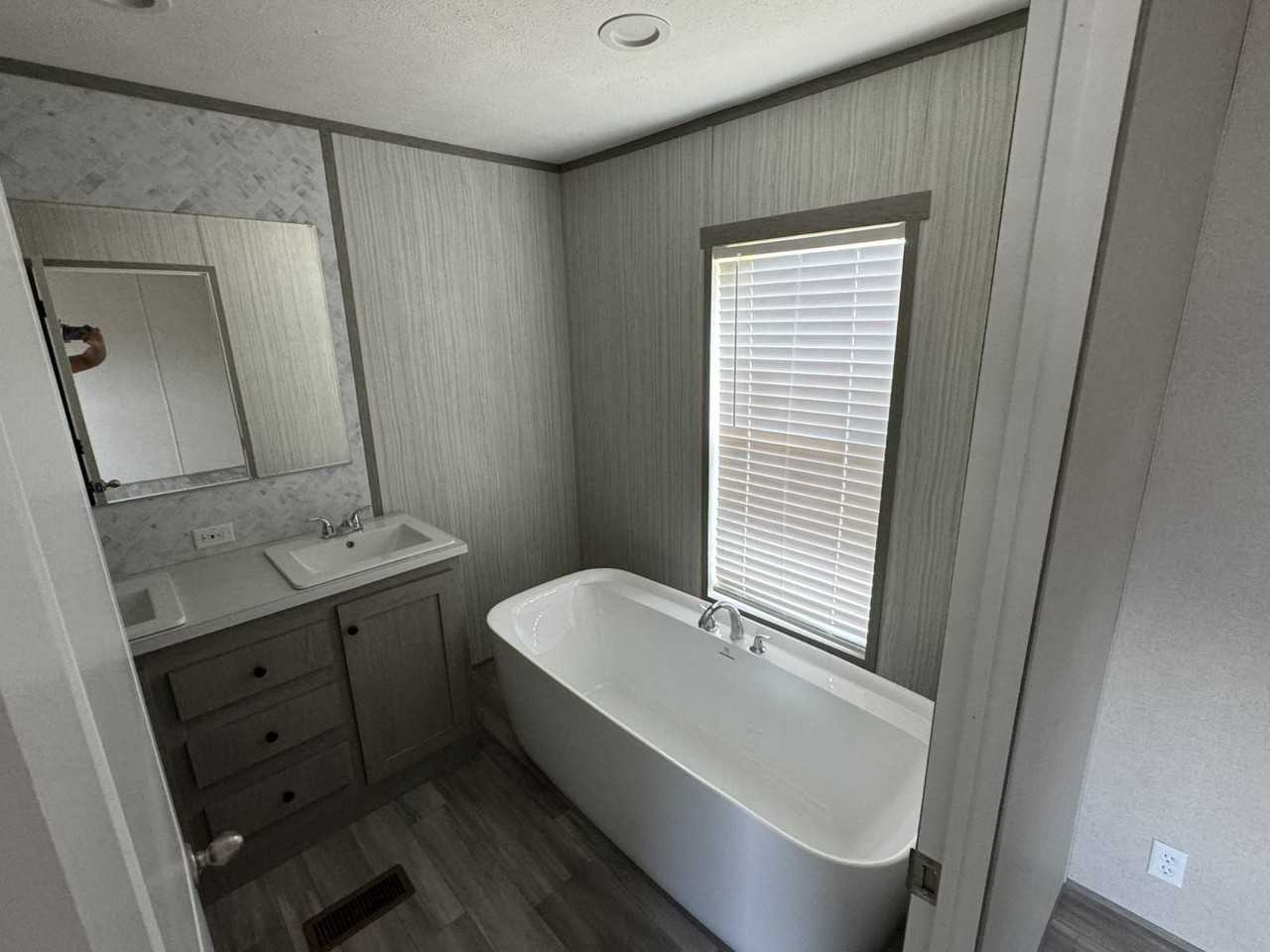 22 Whitlock Park Dr - Photo 7 of 10