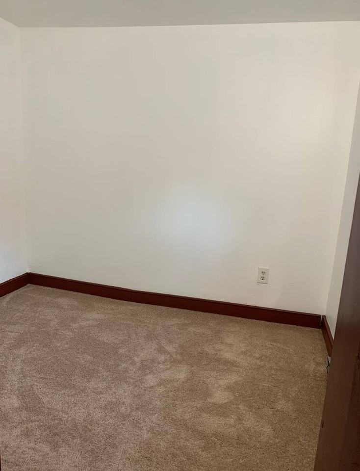 32 N College St #4 - Photo 5 of 9