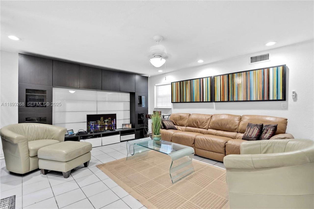 8909 Sw 108th Ct - Photo 3 of 8