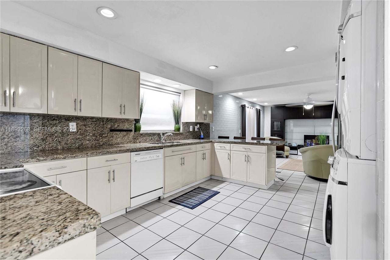 8909 Sw 108th Ct - Photo 5 of 8