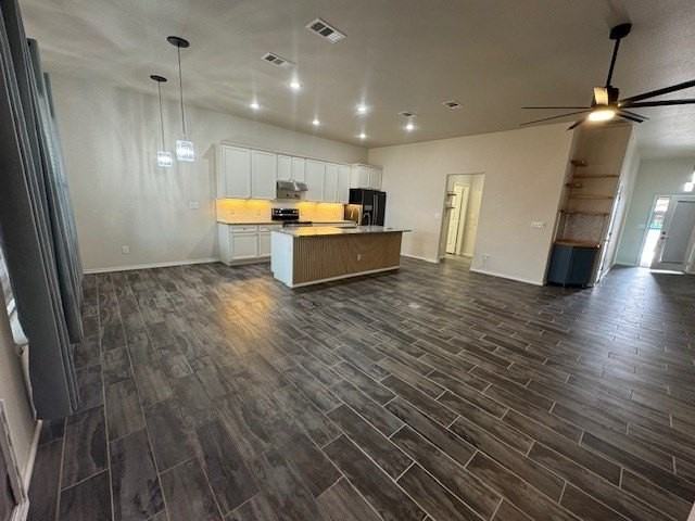 6905 Stetson Dr - Photo 3 of 20