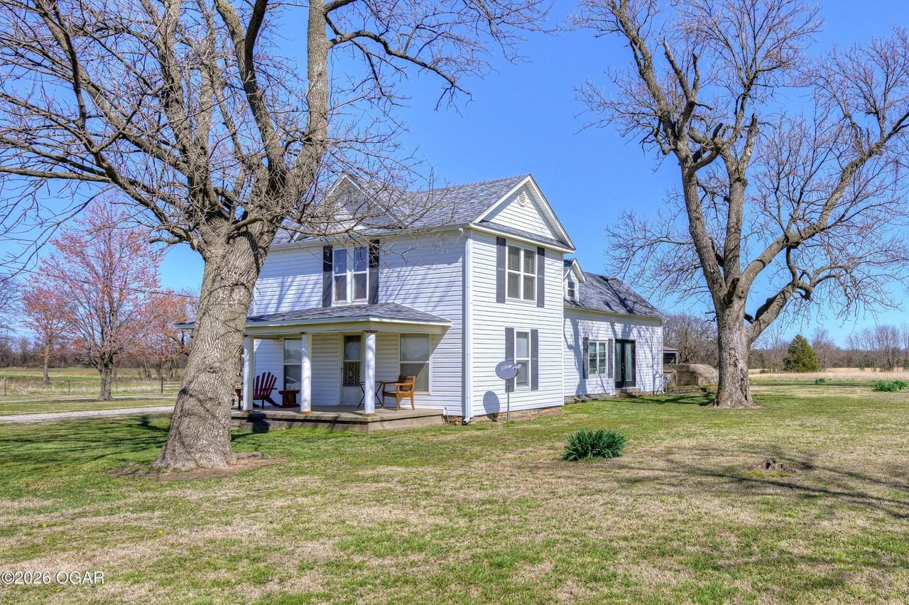 6475 Se 20th St - Photo 3 of 30