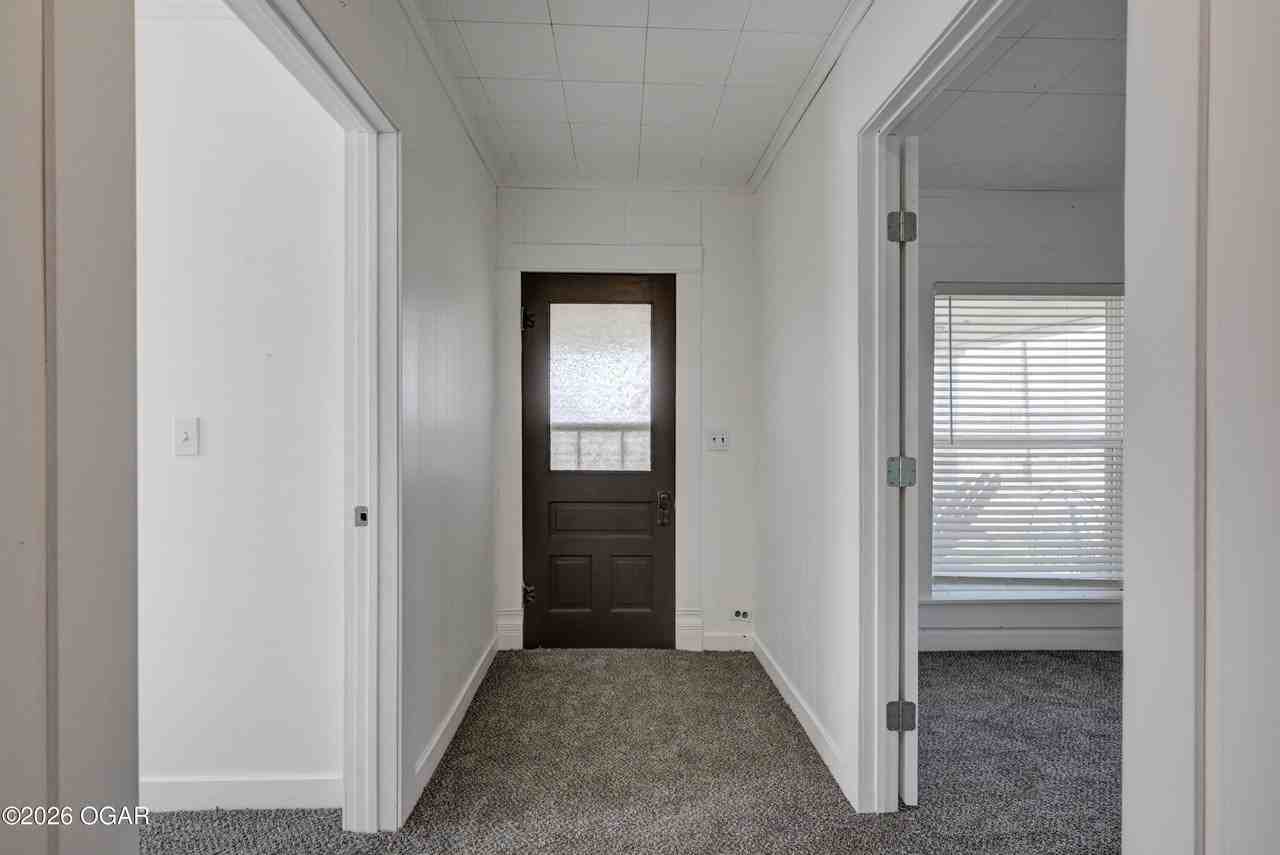 6475 Se 20th St - Photo 4 of 30