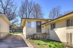 featured image of 417 W Spring St Apt B #Apt B