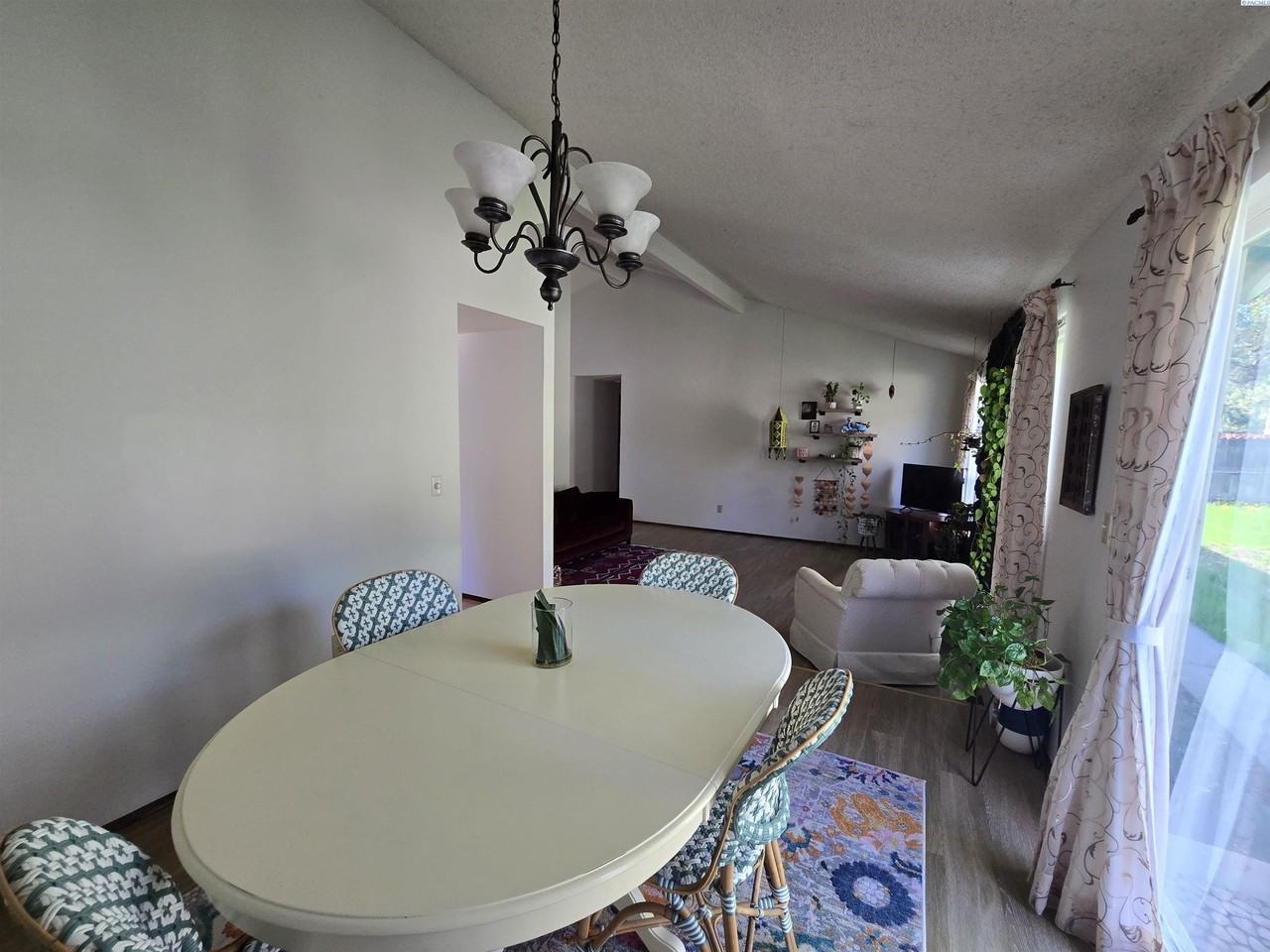 2339 Davison Ave - Photo 6 of 16