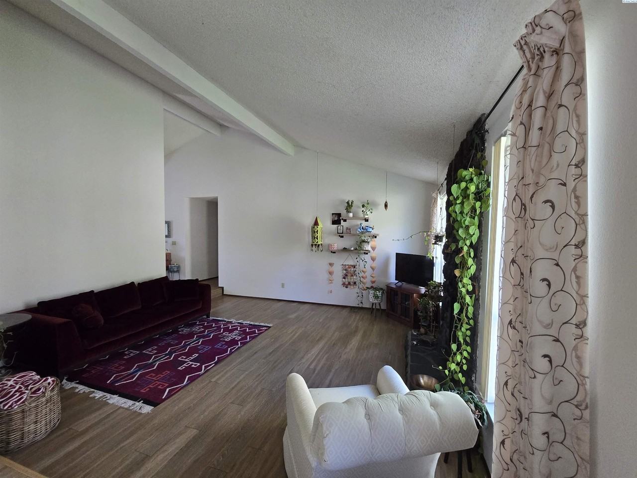 2339 Davison Ave - Photo 7 of 16