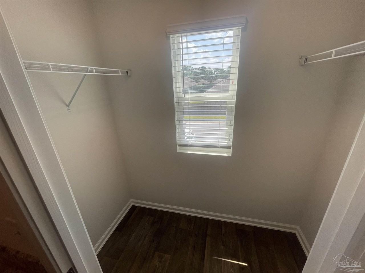 10541 Queens Gate Cir - Photo 7 of 34