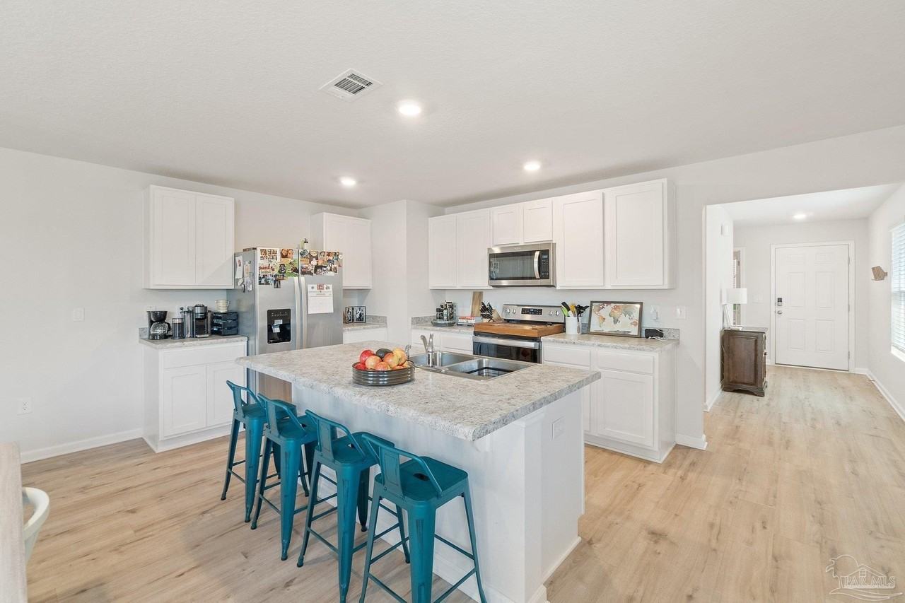 5252 Peach Dr - Photo 4 of 20