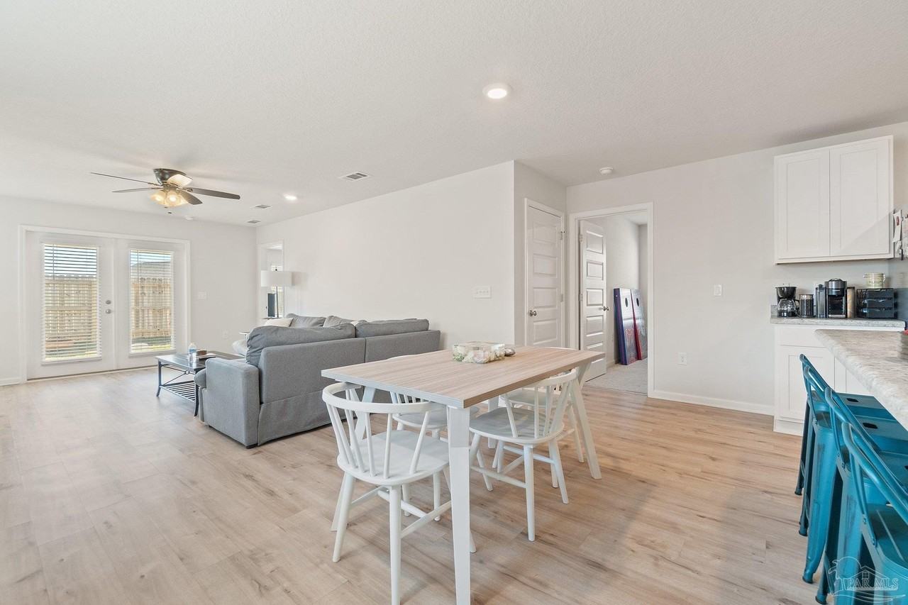 5252 Peach Dr - Photo 6 of 20