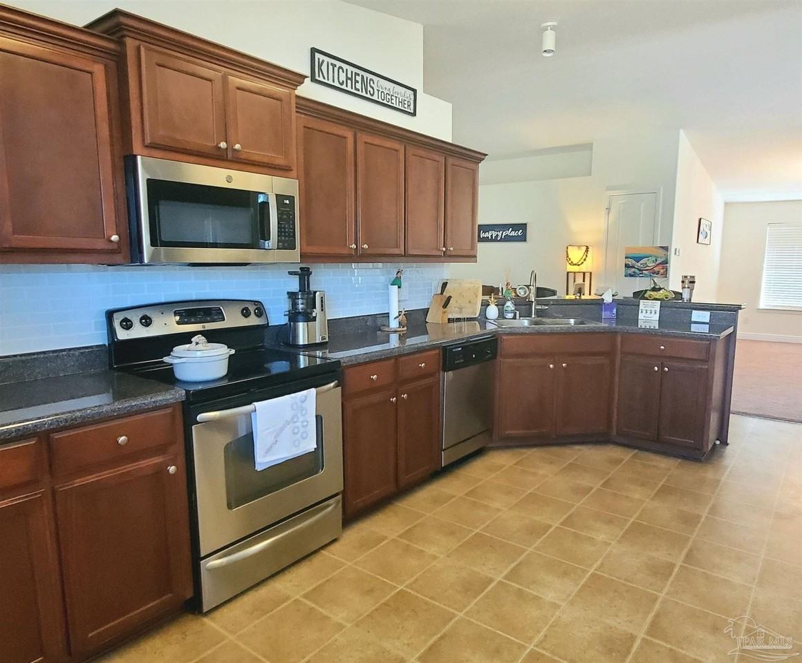 2200 Somerville Ct - Photo 3 of 26