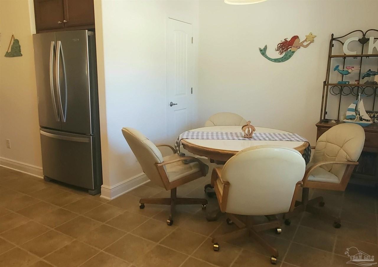 2200 Somerville Ct - Photo 7 of 26